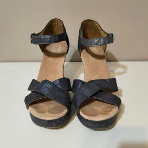 Toms Sienna Metallic Strappy Wedge Sandals Chambray Size 8.5